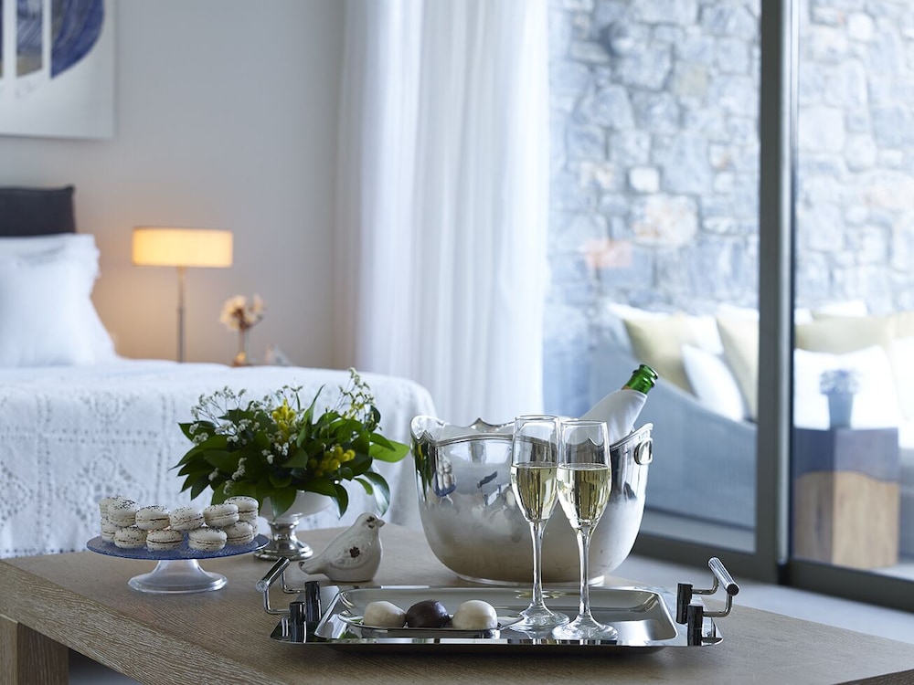 Honeymoon Suite