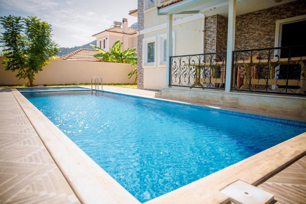 Villa photo 3