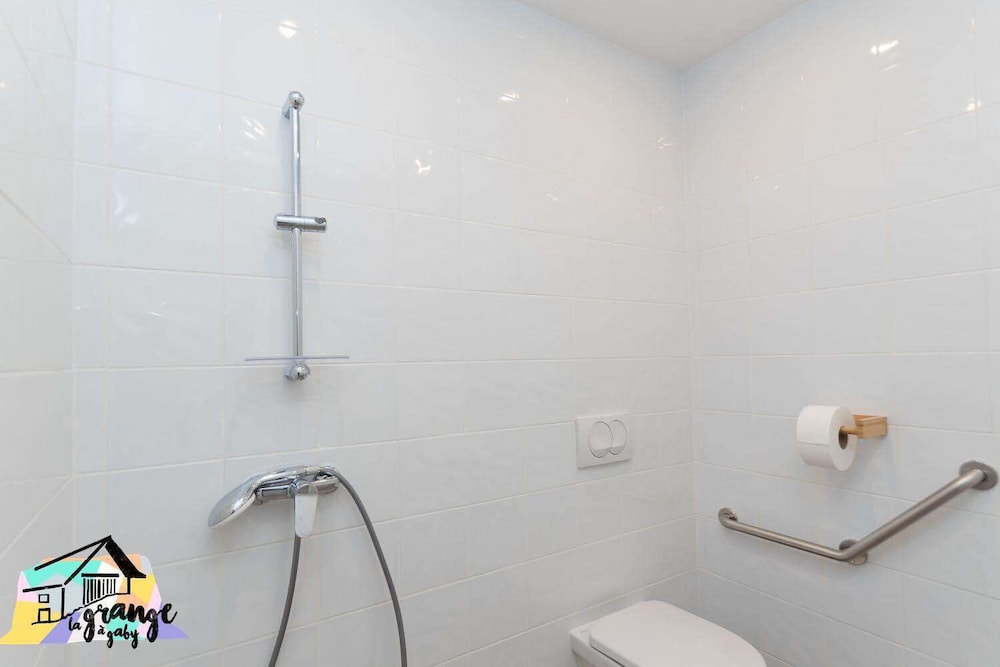Comfort Triple Room, Accessible, Private Bathroom photo 3