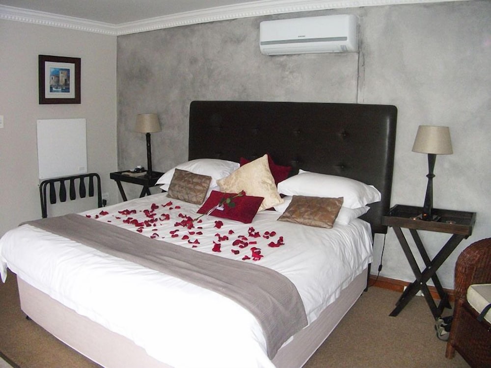 Luxury House photo 3