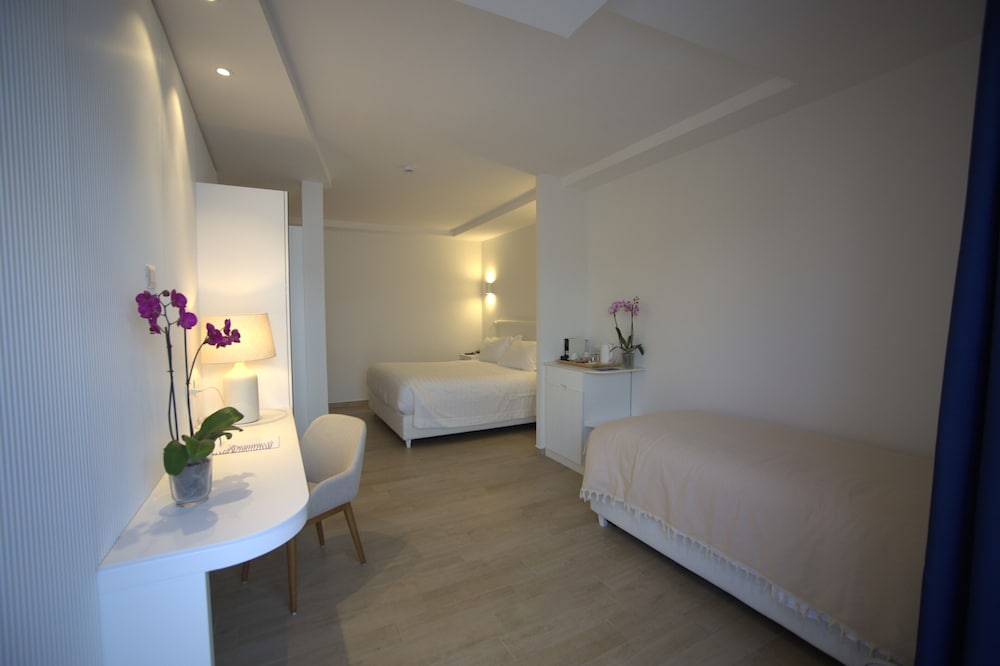 Comfort Triple Room, Patio