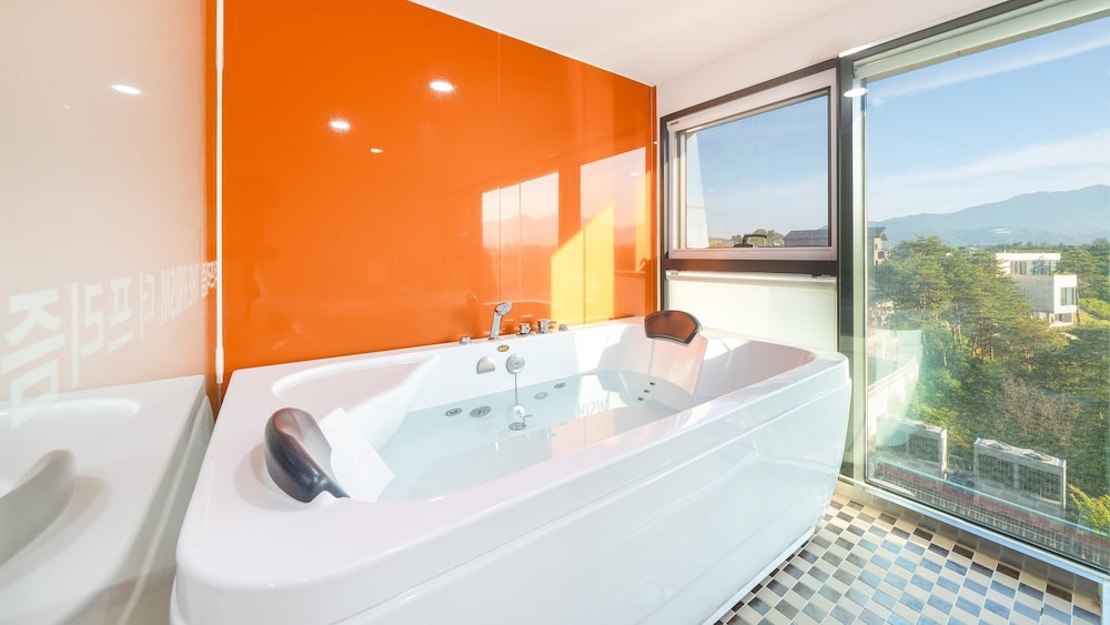 Basic Room, 2 Bedrooms (orange 2) - Photo 2