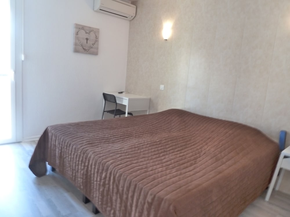 Double Room - Photo 3
