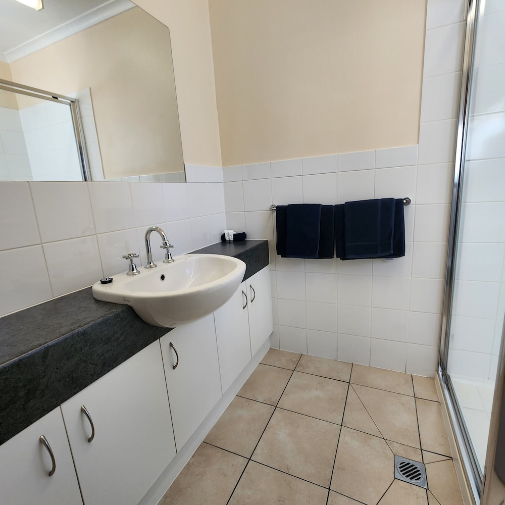 Standard Double or Twin Room, Non Smoking (Twin) photo 3