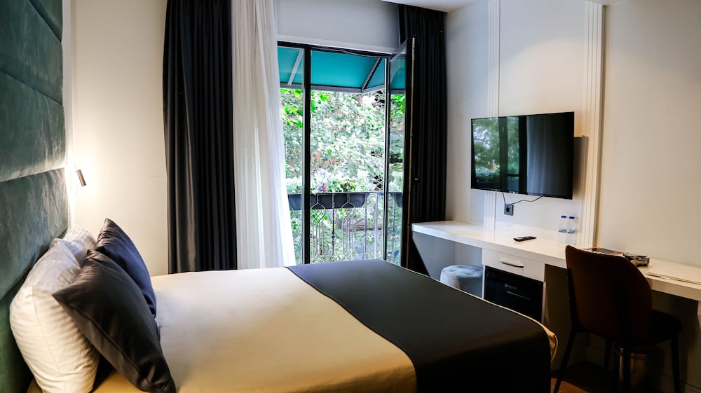 Family Room - Photo 9
