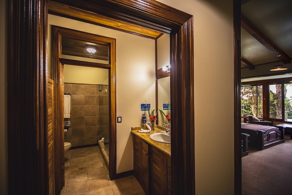 Mountain Suite, 2 Queen Beds - Photo 2