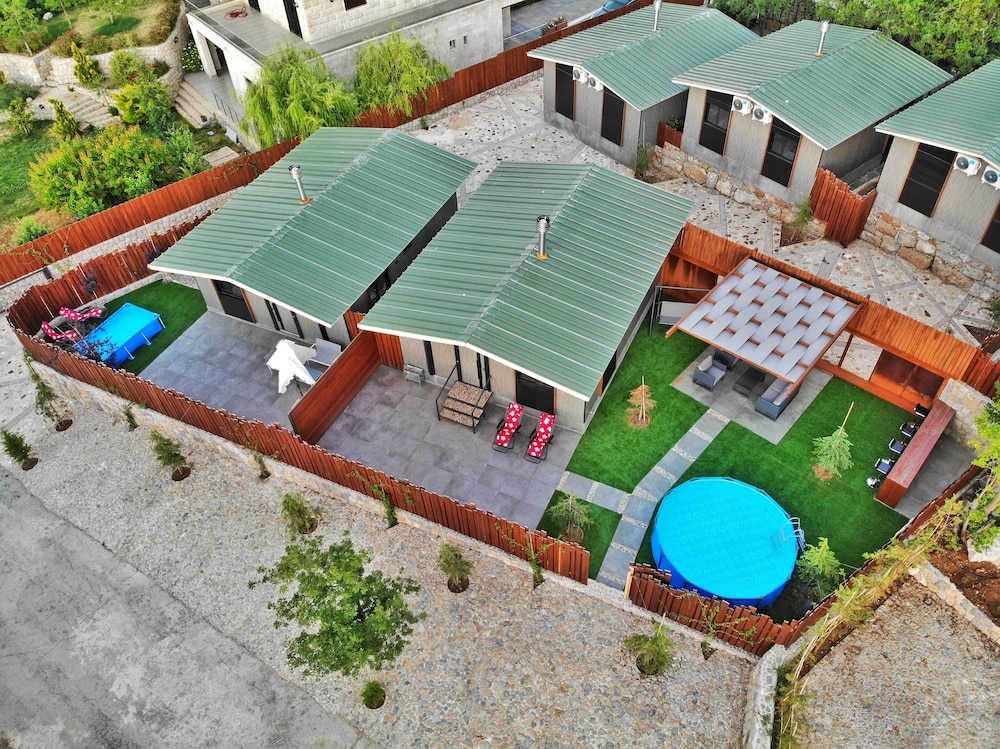Deluxe Chalet photo 2