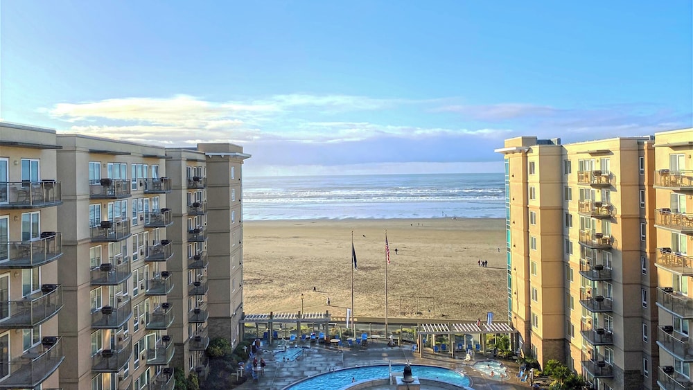 Deluxe Condo, 2 Bedrooms, Ocean View