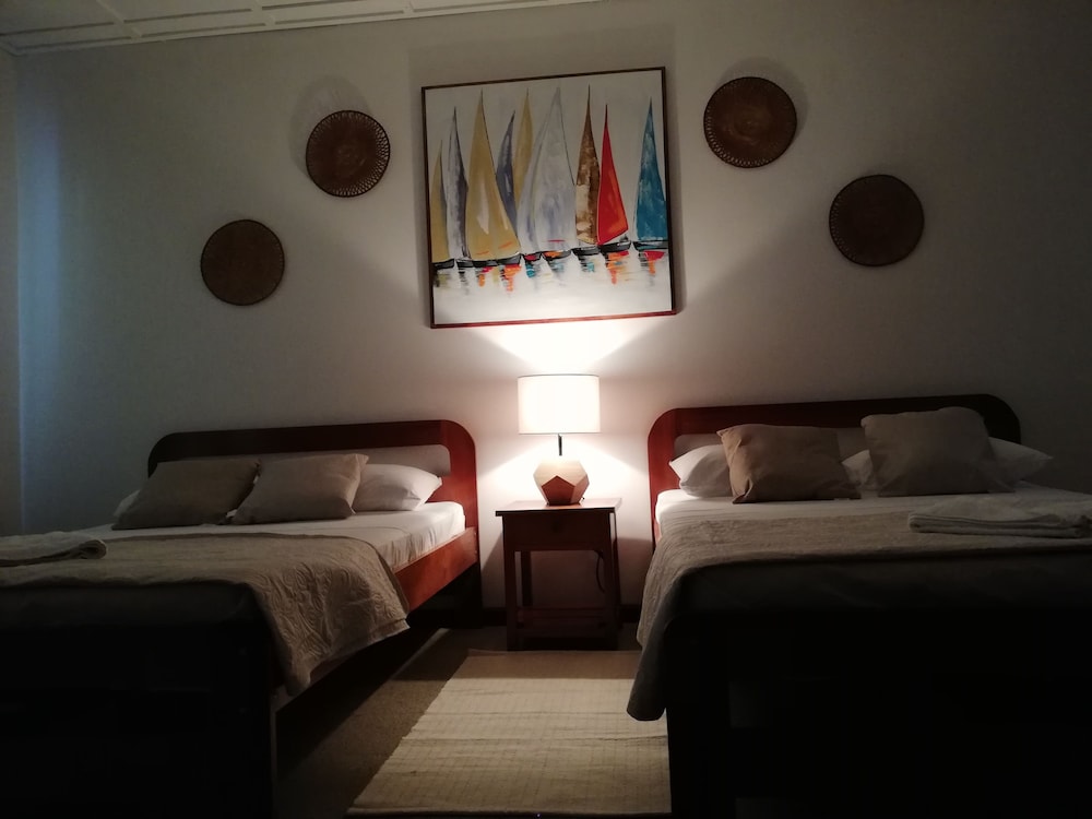 Standard Double Room, 2 Queen Beds photo 3