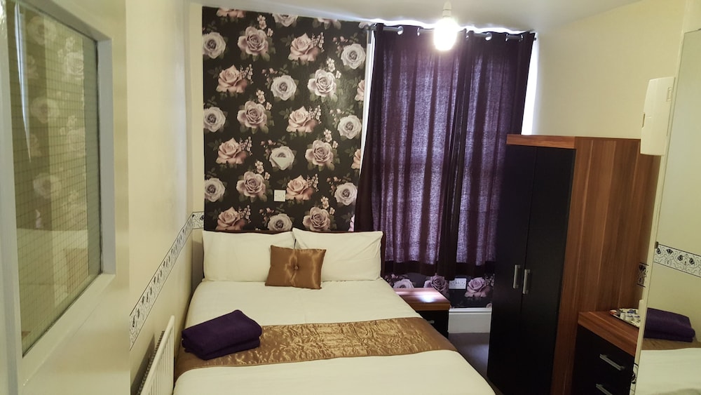 Double Room, 1 Double Bed, Ensuite photo 3