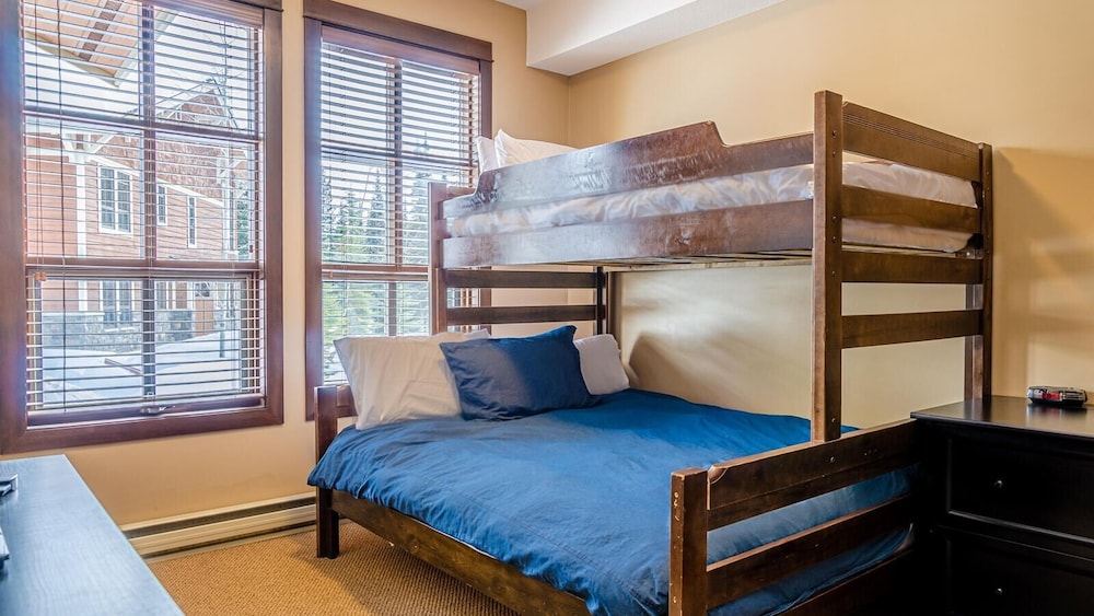 Condo, 2 Bedrooms photo 3