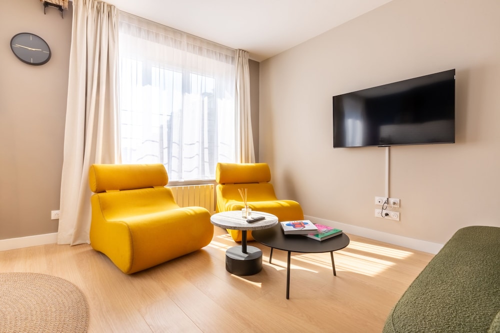 Apartment, Ensuite, City View - Photo 6