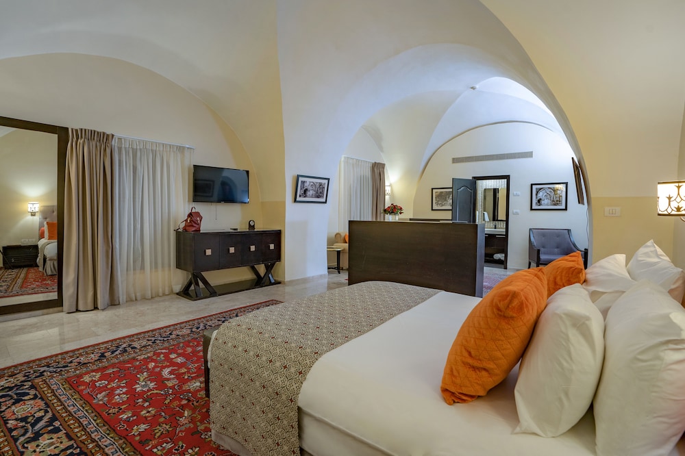 Suite photo 1