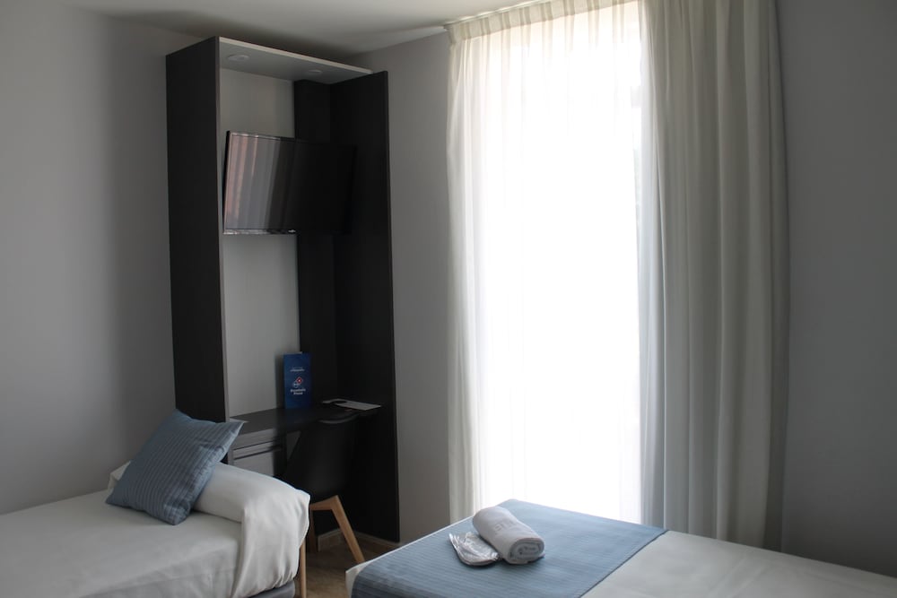 Double Room - Photo 11