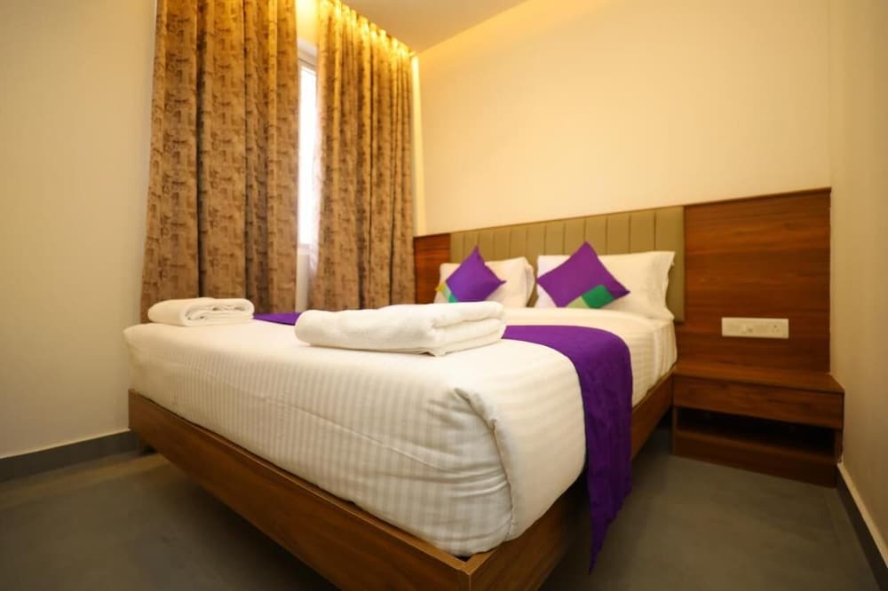 Deluxe Double Room, City View