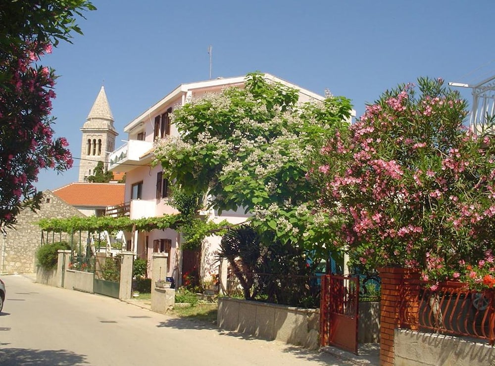 Apartment (One Bedroom Apartment with Sea View a)