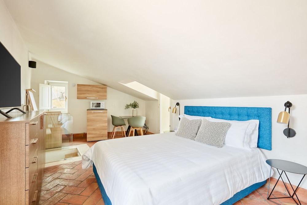 Studio, 1 Queen Bed, Terrace photo 1