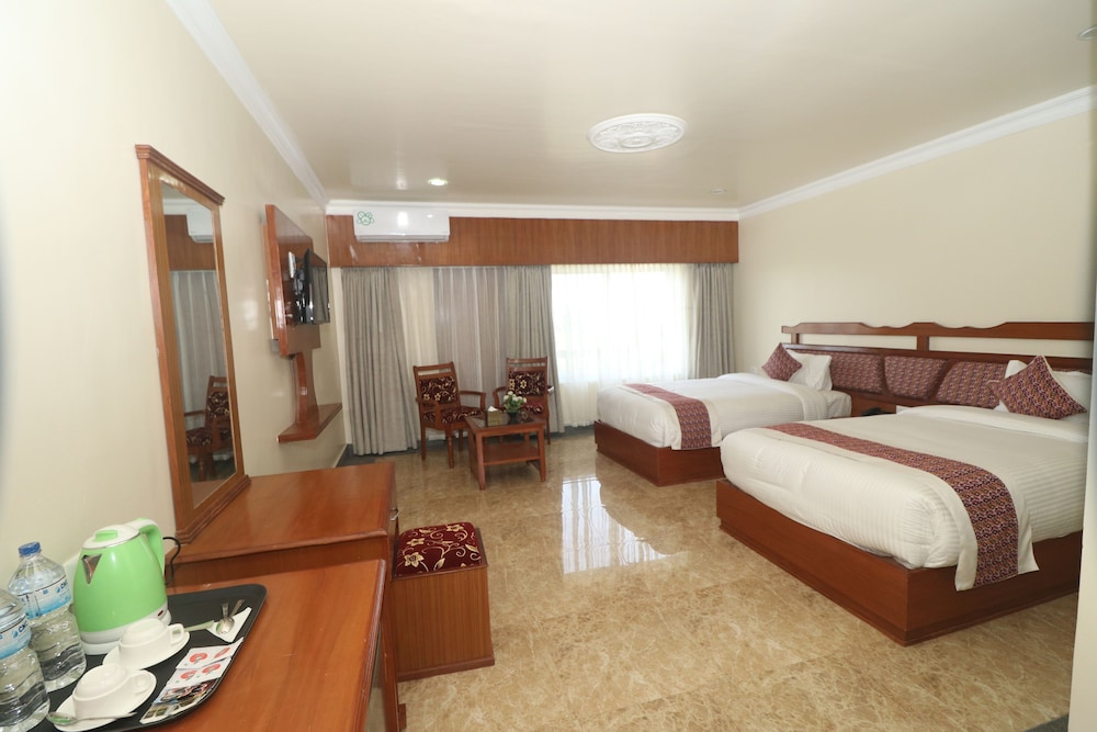 Deluxe Room - Photo 3