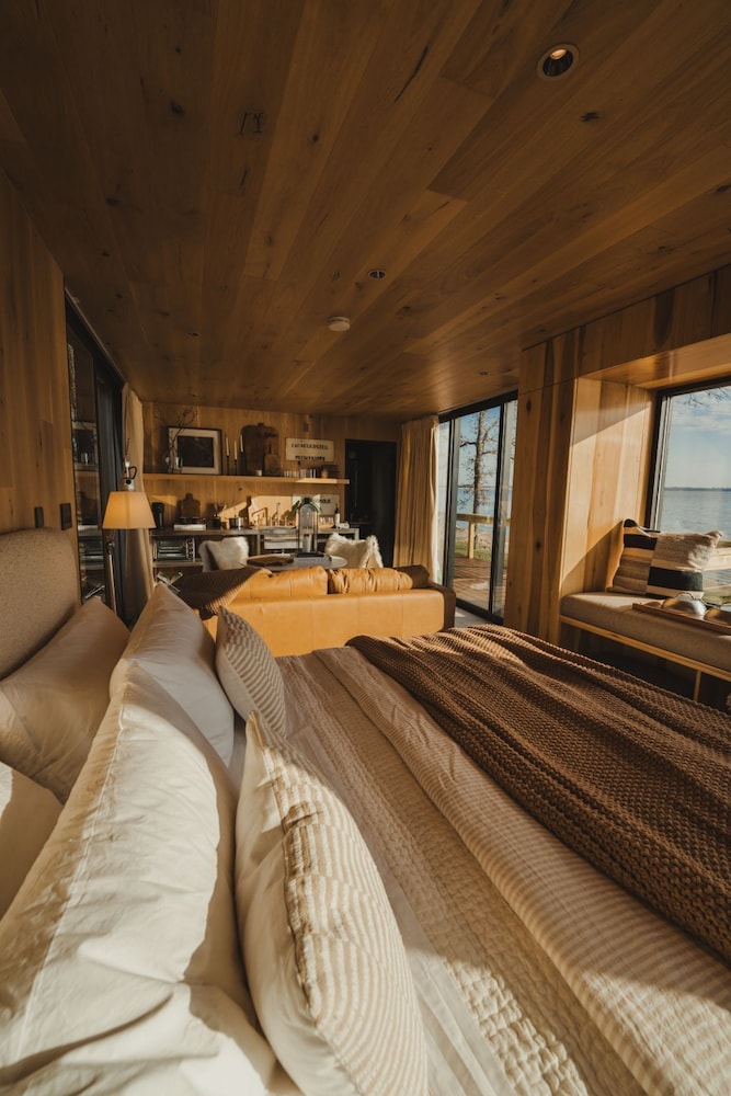Luxury Cabin, Lake View photo 3