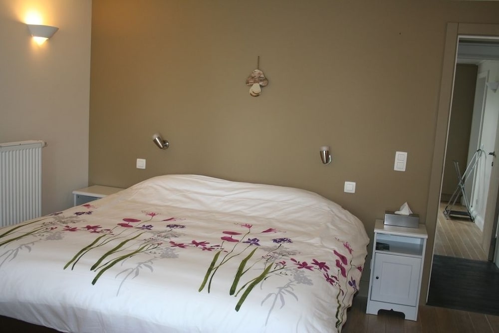 Economy Room (1) photo 2