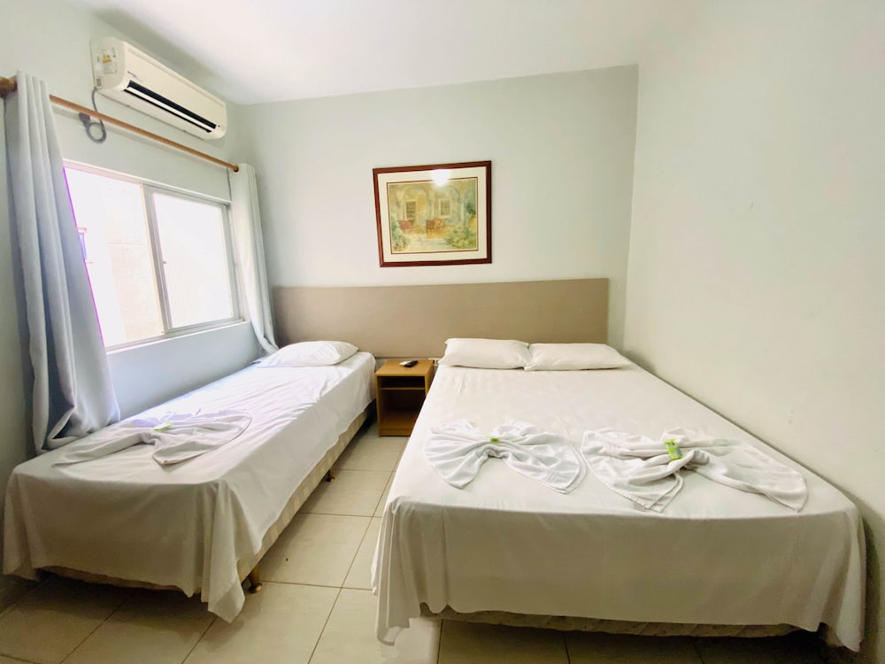 Economy Triple Room photo 3