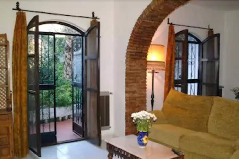 Condo, 3 Bedrooms