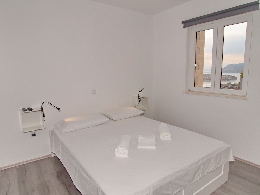 Standard Double Room, 1 King Bed with Sofa bed, Bay View photo 2