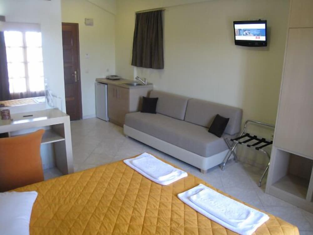 Family Room photo 2