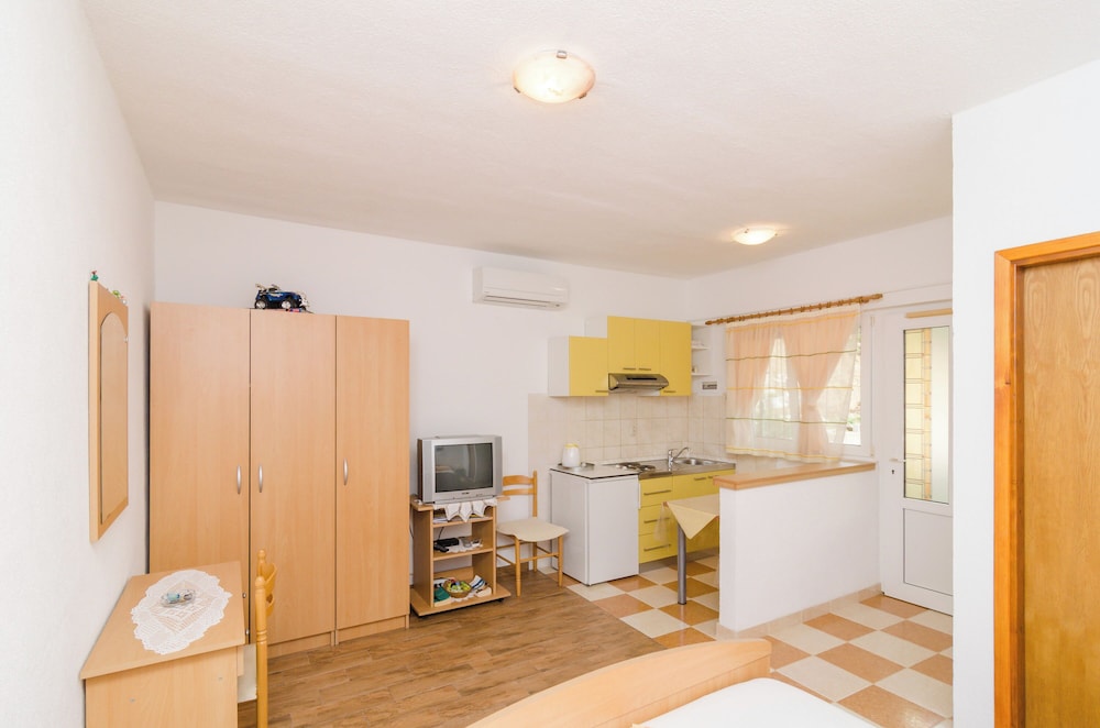 Studio (Studio Apartment with Terrace (A1 žu) photo 3
