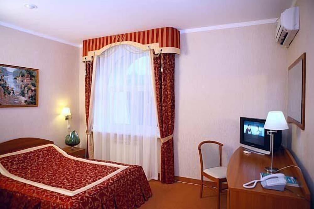 Double or Twin Room, Shared Bathroom photo 3