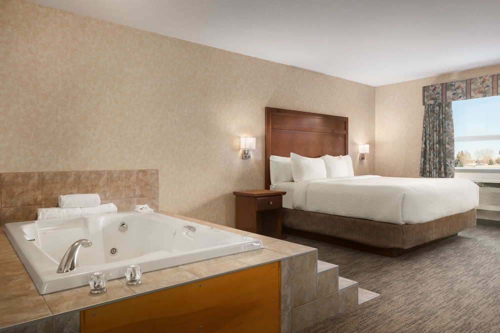 Suite, 1 King Bed, Non Smoking