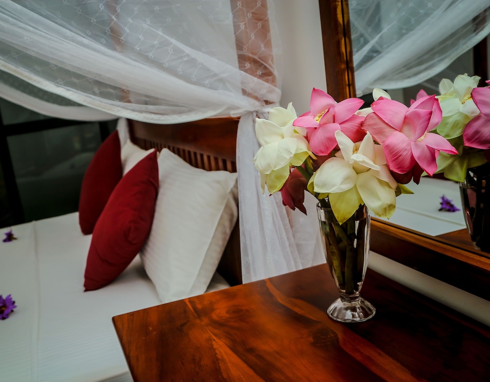Deluxe Double Room, 1 King Bed, Partial Ocean View photo 1