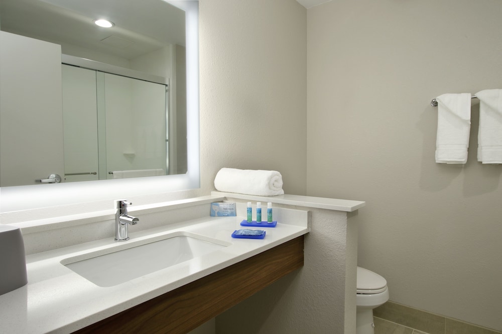 Holiday Inn Express & Suites Columbus North by IHG, Bild 4