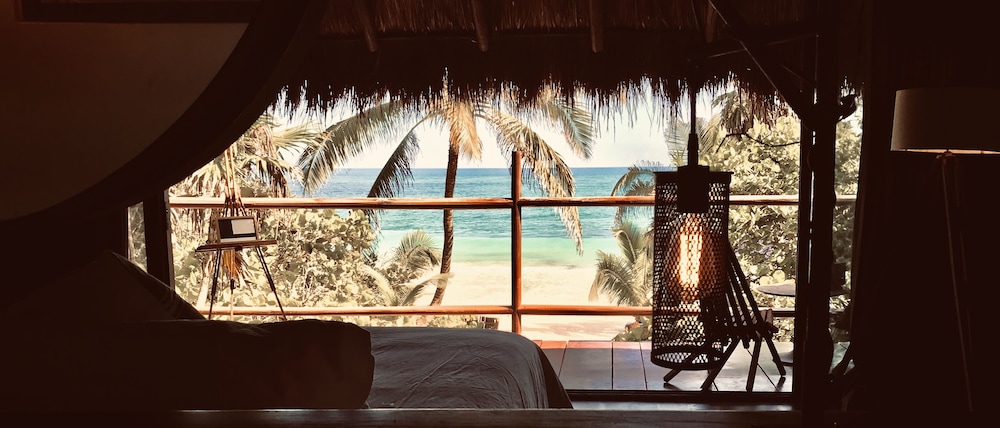 Panoramic Room, 1 King Bed, Ocean View, Beachfront