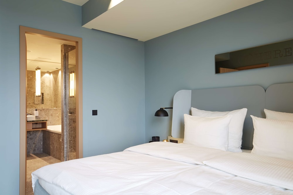Suite, Club Lounge Access (Master)