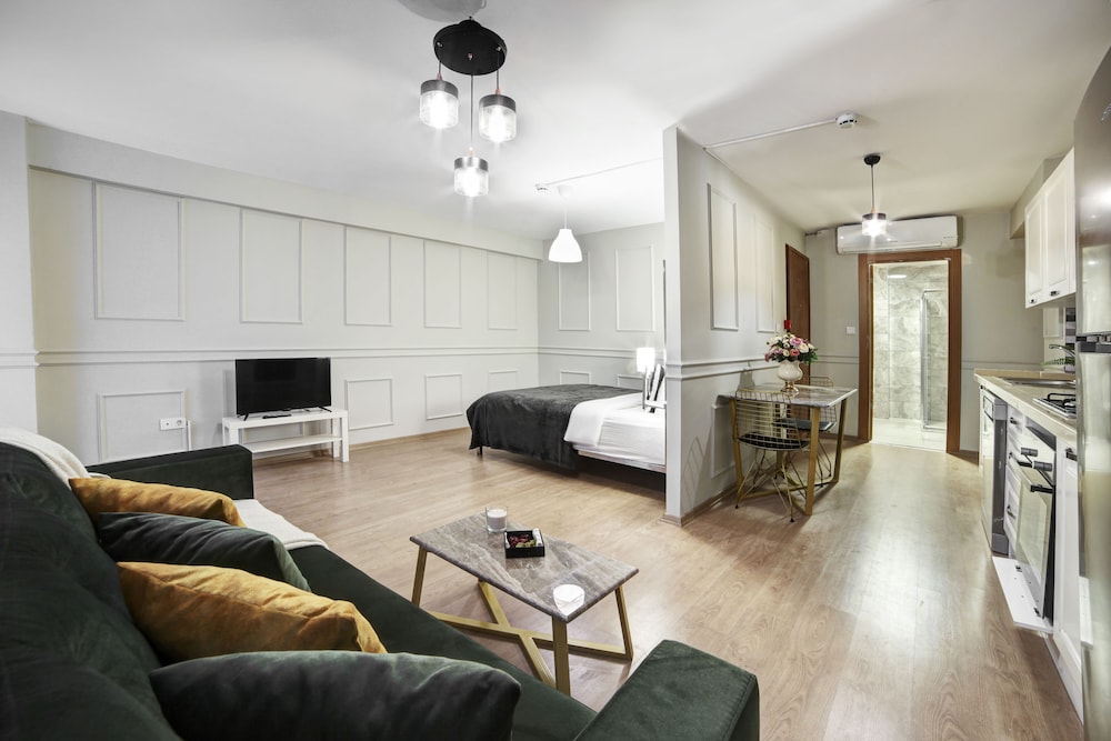 Studio Apartment photo 1