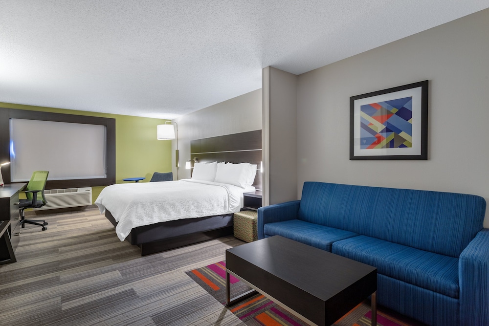 Suite, 1 King Bed - Photo 5