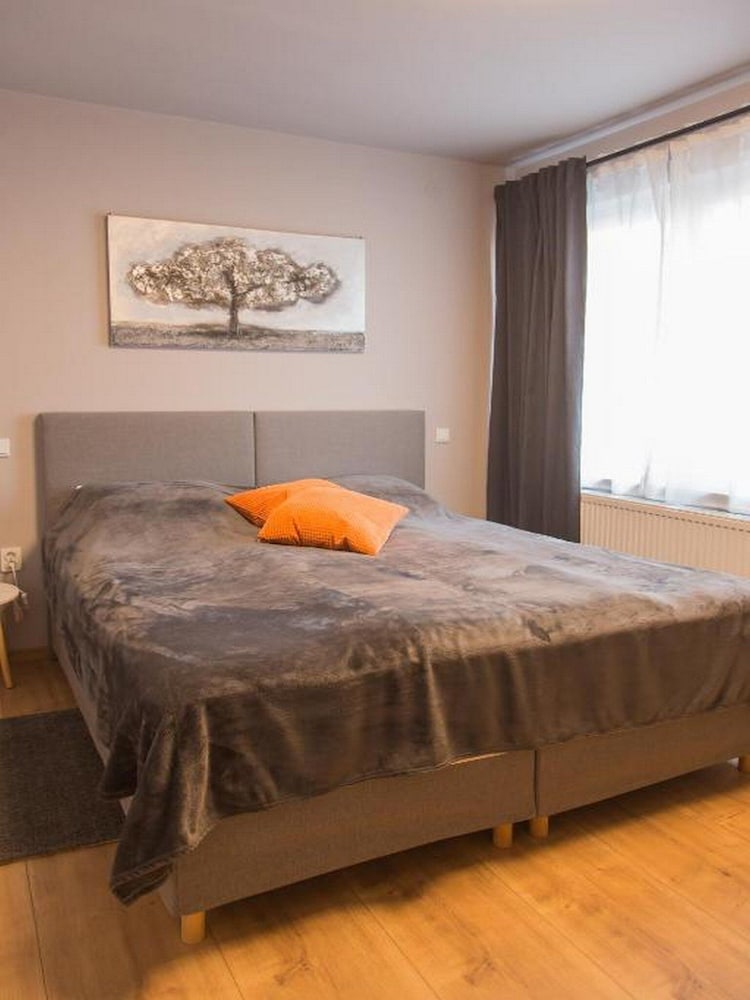 House (Four Bedroom Holiday Home with Pool) photo 3