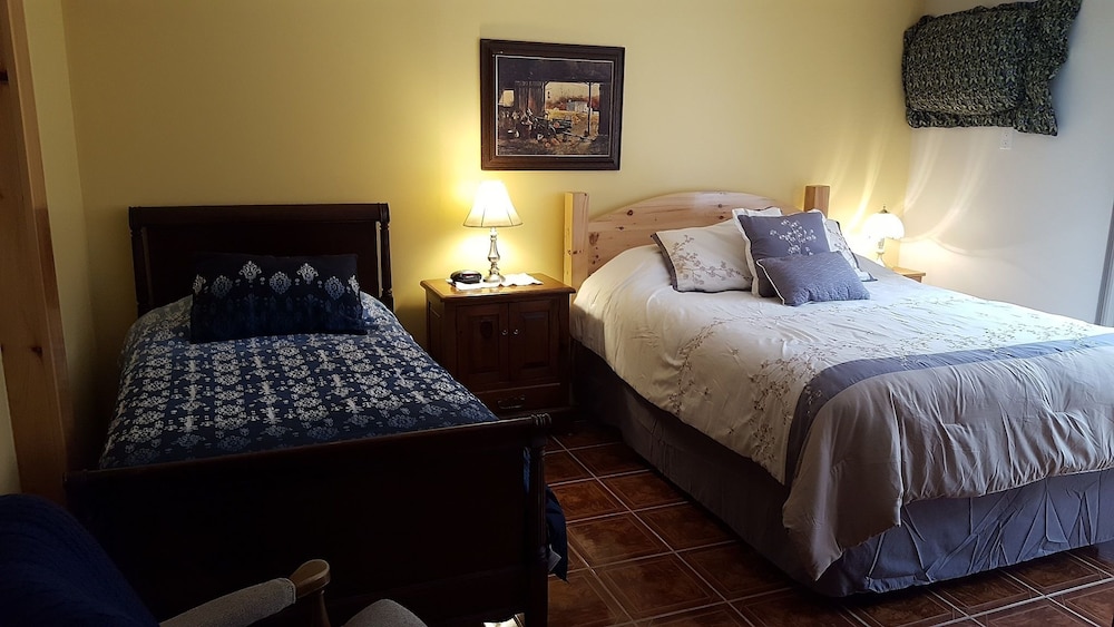 Wiscasset Room photo 1