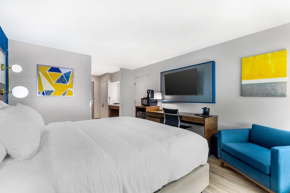 Room, 1 King Bed, Accessible, Non Smoking - Photo 2
