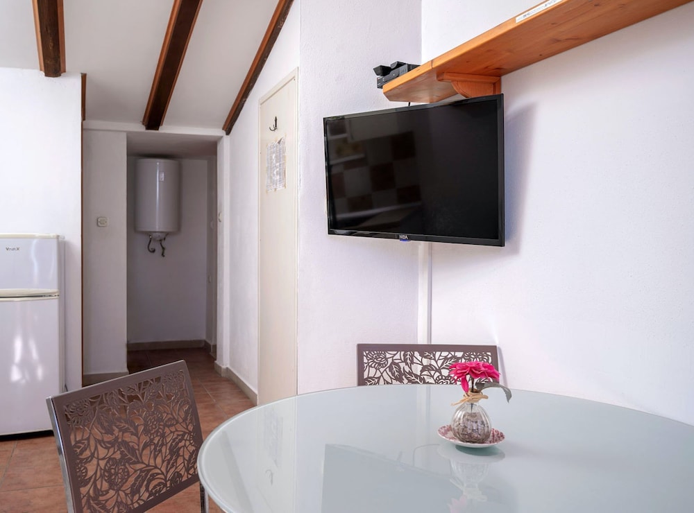 Apartment (One Bedroom Apartment With Balcony An) photo 2