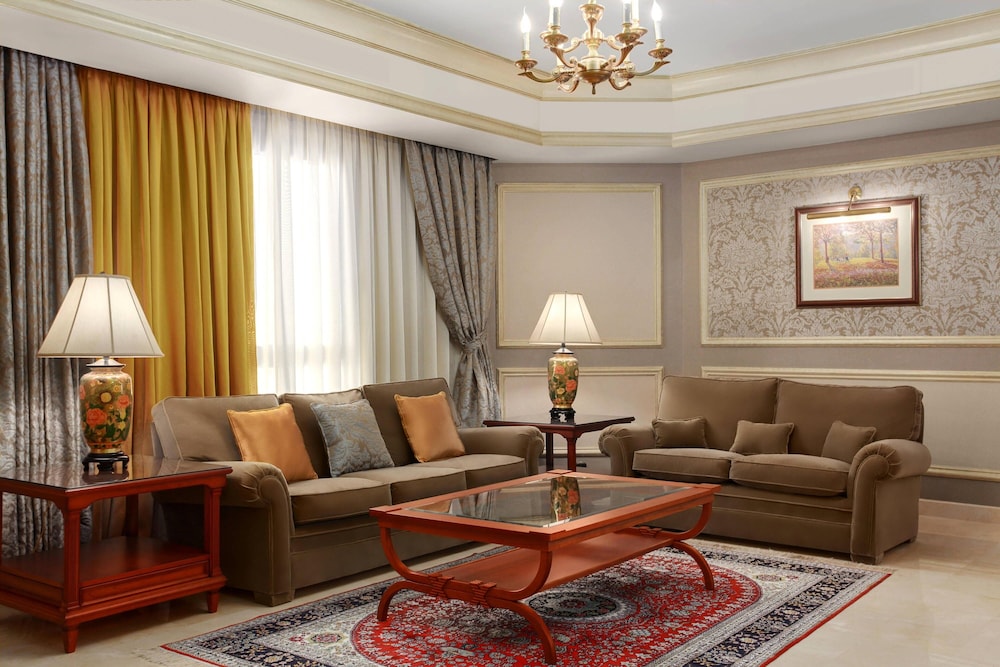 Royal Suite, 1 King Bed, Tower thumbnail 6