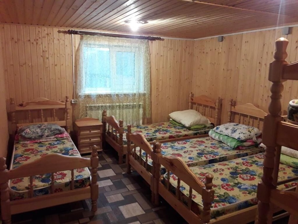 Bed in 8-bed Mixed Dormitory Room photo 1