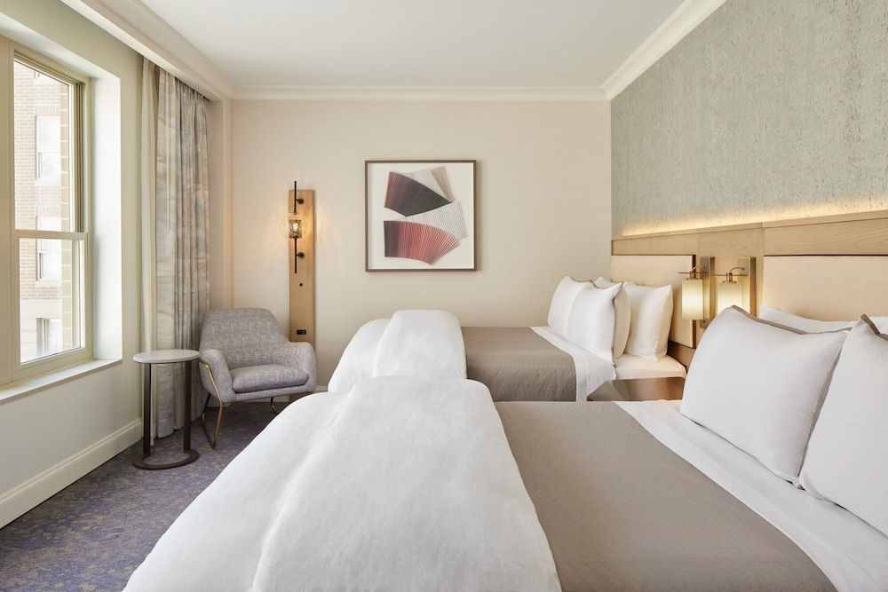 Deluxe Room, 2 Queen Beds (Hearing Accessible) - Photo 8