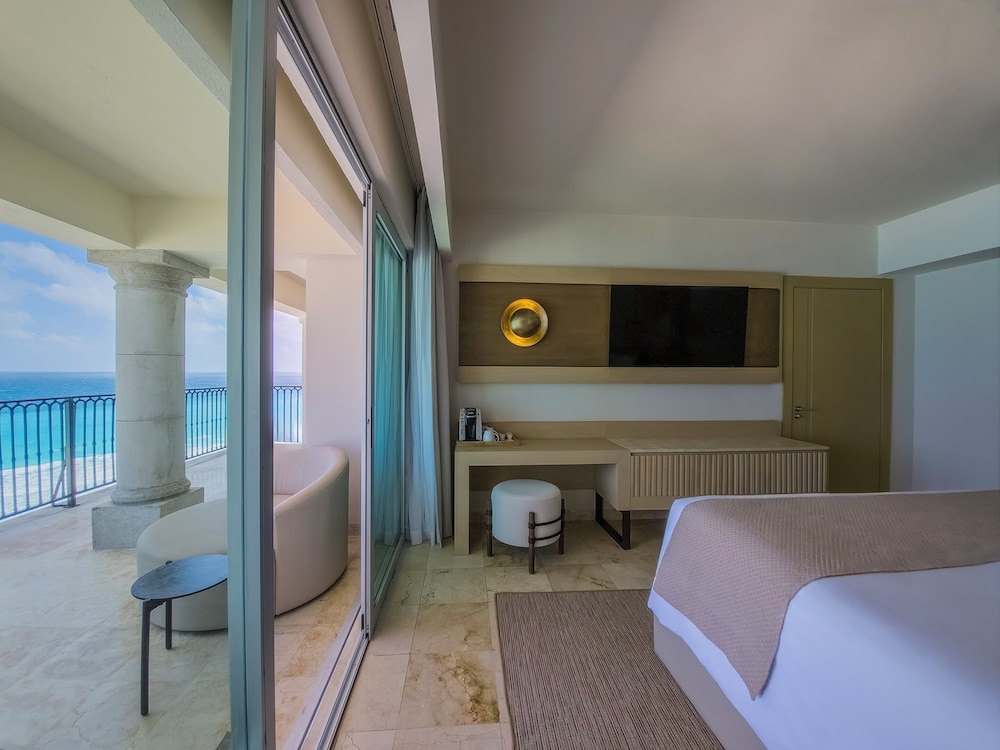 Master Suite Ocean Front