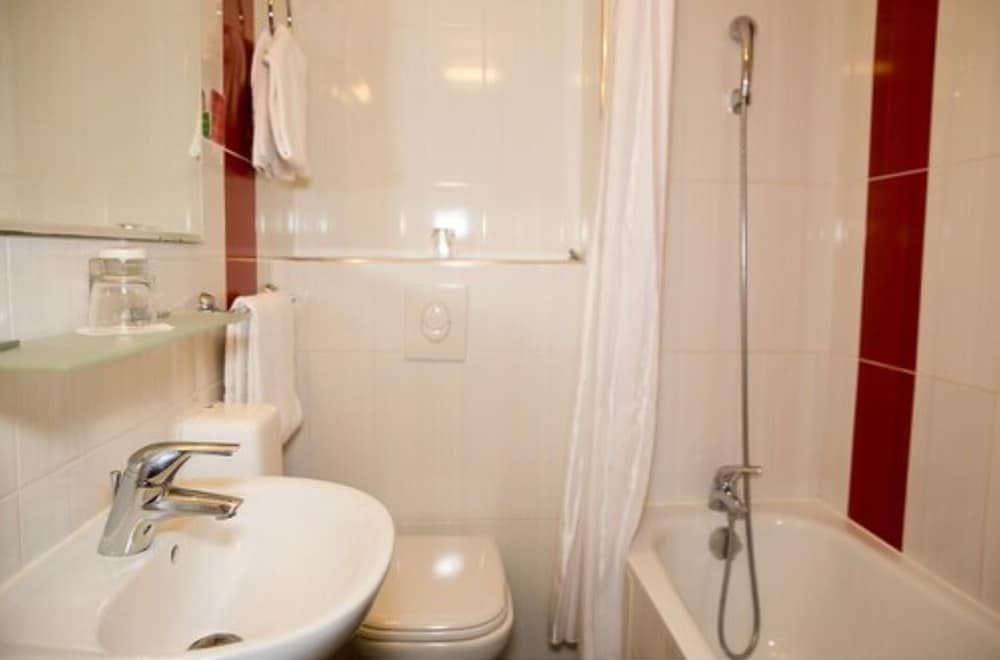 Classic Triple Room photo 3