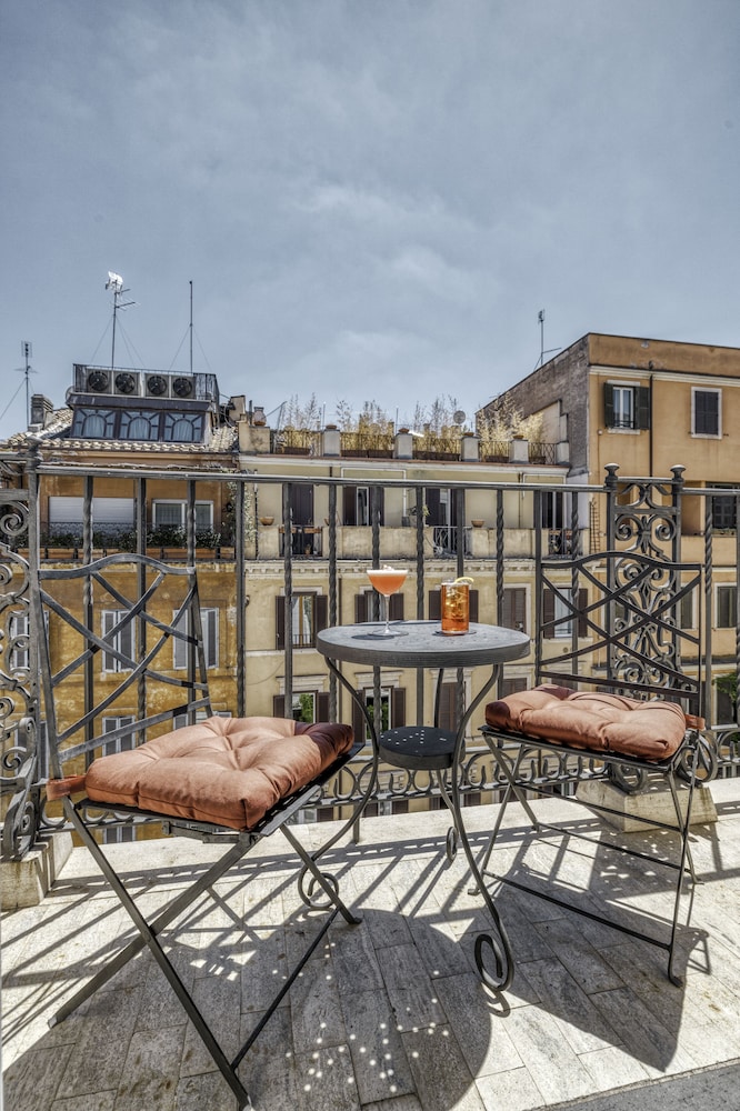 Premium Room, Balcony, Corner thumbnail 5