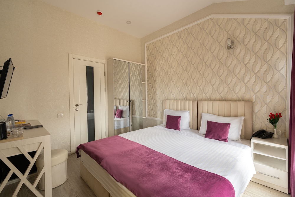 Standard Double Room - Photo 20