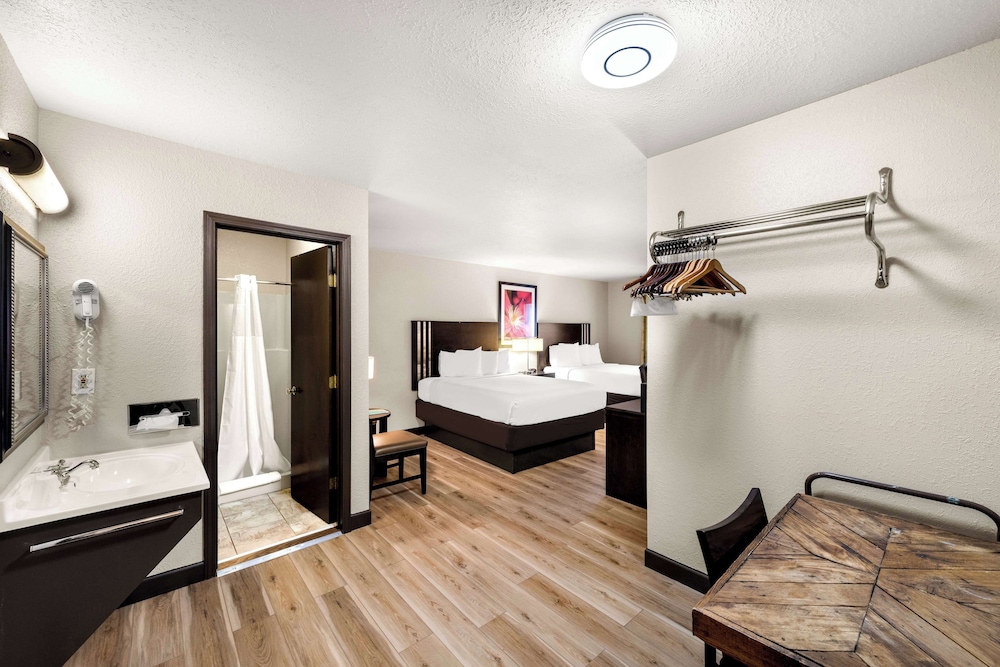 Premium Room, 2 Queen Beds (2nd Floor, No Elevator) - Photo 3