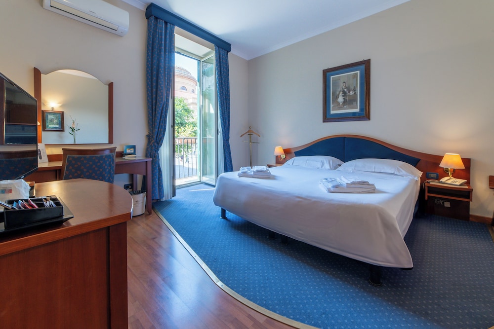 Superior Triple Room - Photo 1